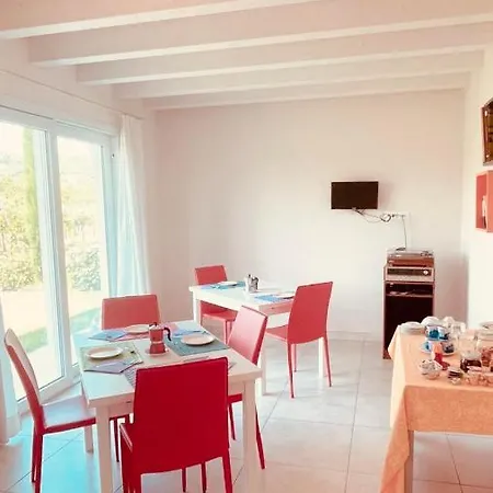 Le Albare Oda ve Kahvaltı Montecchia di Crosara