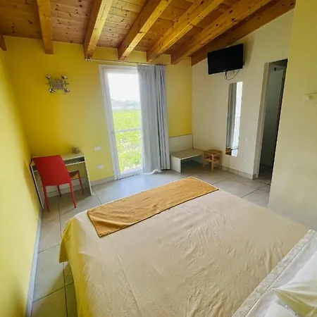 Le Albare Oda ve Kahvaltı 3*