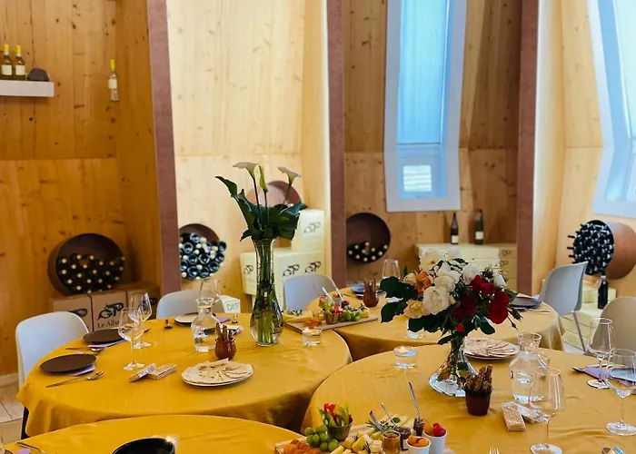 Le Albare Oda ve Kahvaltı 3*